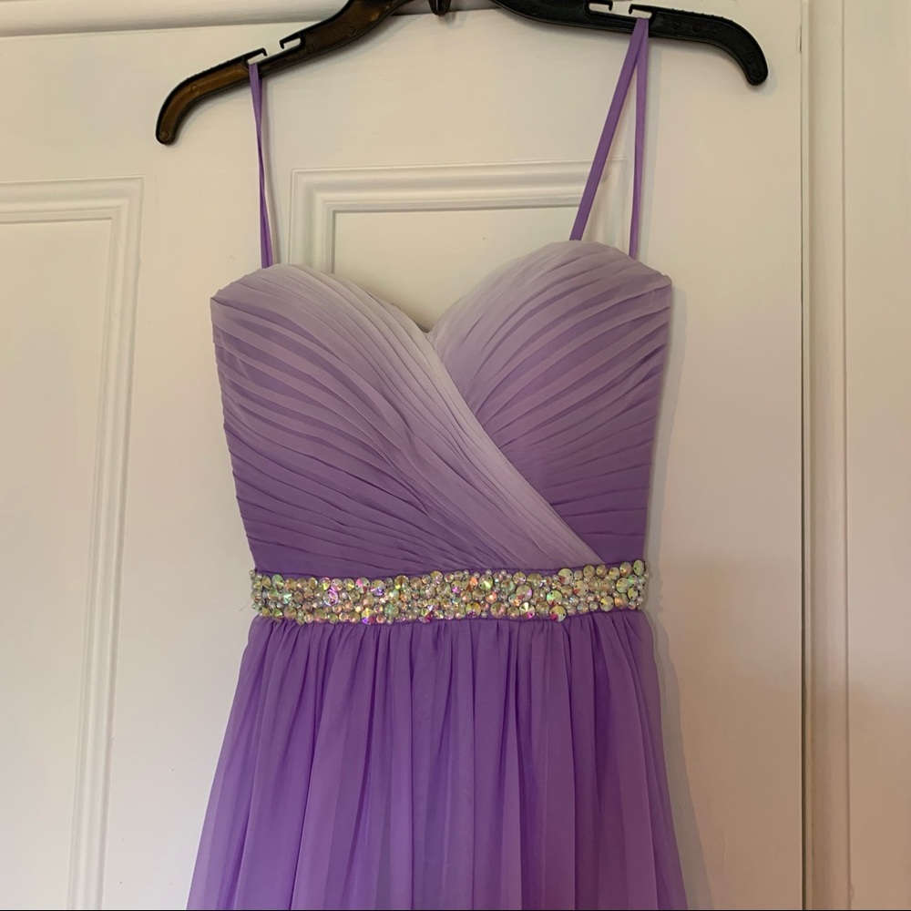 La Femme Prom / Wedding / Grad Formal dress, size 2 - Picture 5 of 16